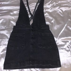 Overall skirt